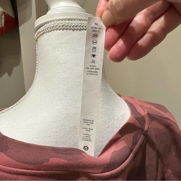 Lululemon - Pink Camo Perfectly Oversized Crew sweatshirt, Size20 women’s - Picture 12 of 13